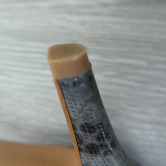 Grey faux snakeskin kitten heels - Picture 4 of 5